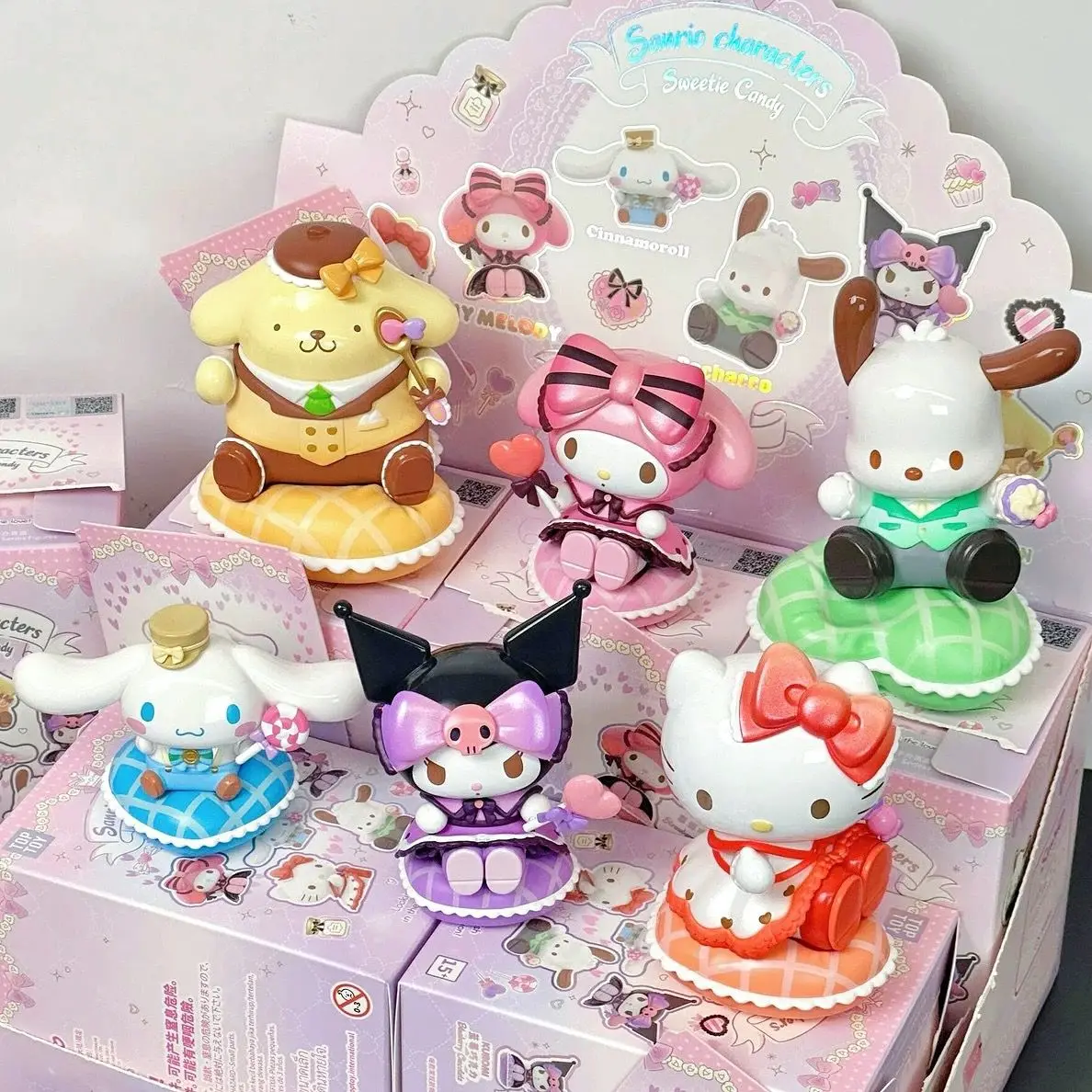 

Toptoy New Sanrio Family Sweetheart Candy Series Blind Box Toys Anime Kuromi Hellokitty Pochacco Desktop Ornaments Birthday Gift