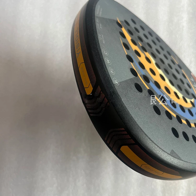 Raquete de padel em fibra de carbono 3K para jogadores amadores que desejam desenvolver habilidades, toque de golpe suave e equilibrado, totalmente OEM com etiqueta privada.