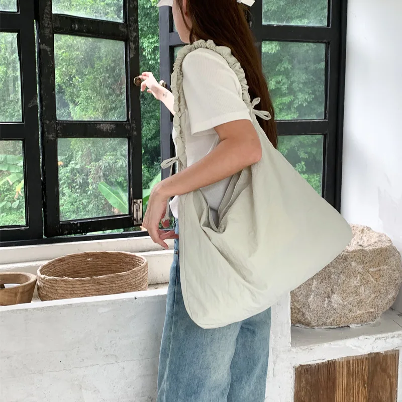 Borsa classica con coulisse pieghettata Cloud - Borsa a tracolla in nylon Borsa tote in tinta unita di grande capacità