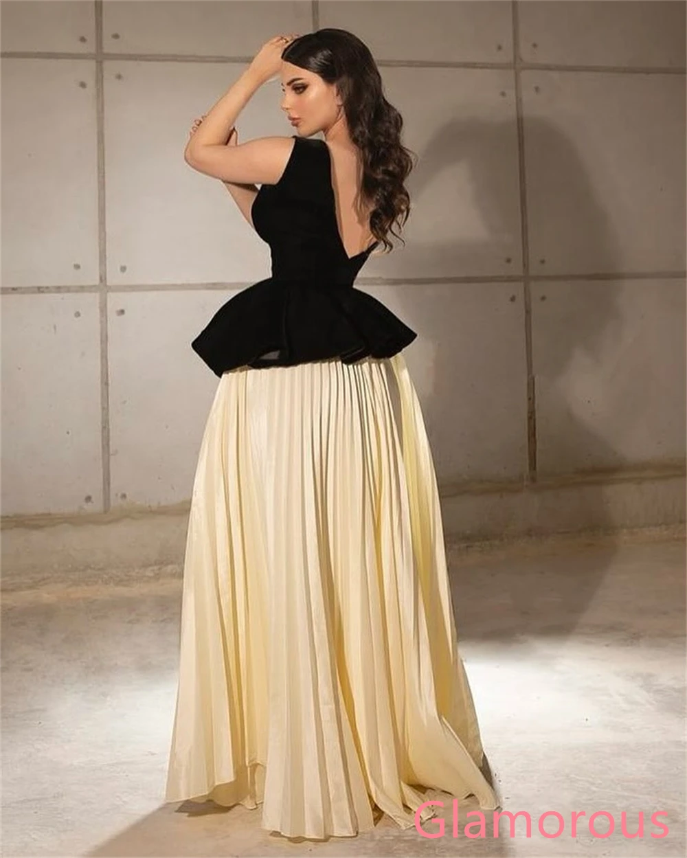 أزياء مخصصة فستان سهرة شيفون أصفر على شكل حرف v وأكمام قصيرة بدون أكمام فستان العودة للوطن فساتين المشاهير مفتوحة الظهر