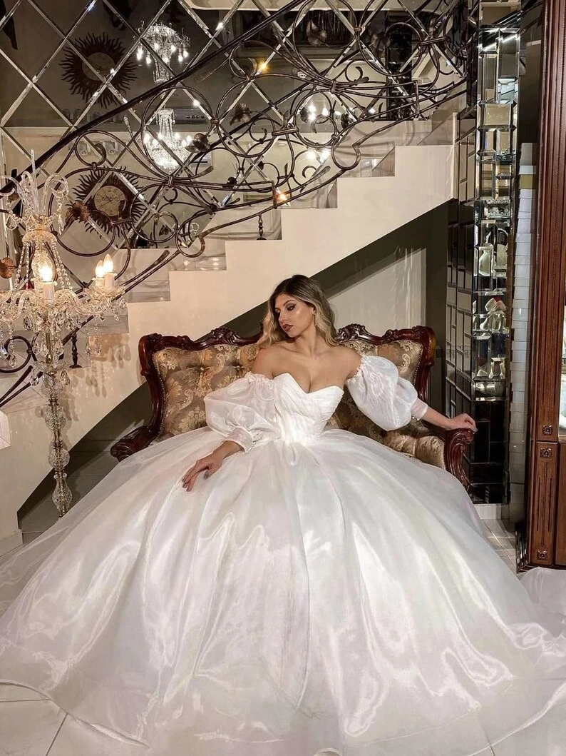 Tüll-Korsett-Ballkleid, Prinzessinnenkleider, Glockenärmel, Hochzeitskleid mit Ärmeln, individuelle Brautkleider, weißes, schlichtes Hochzeitskleid