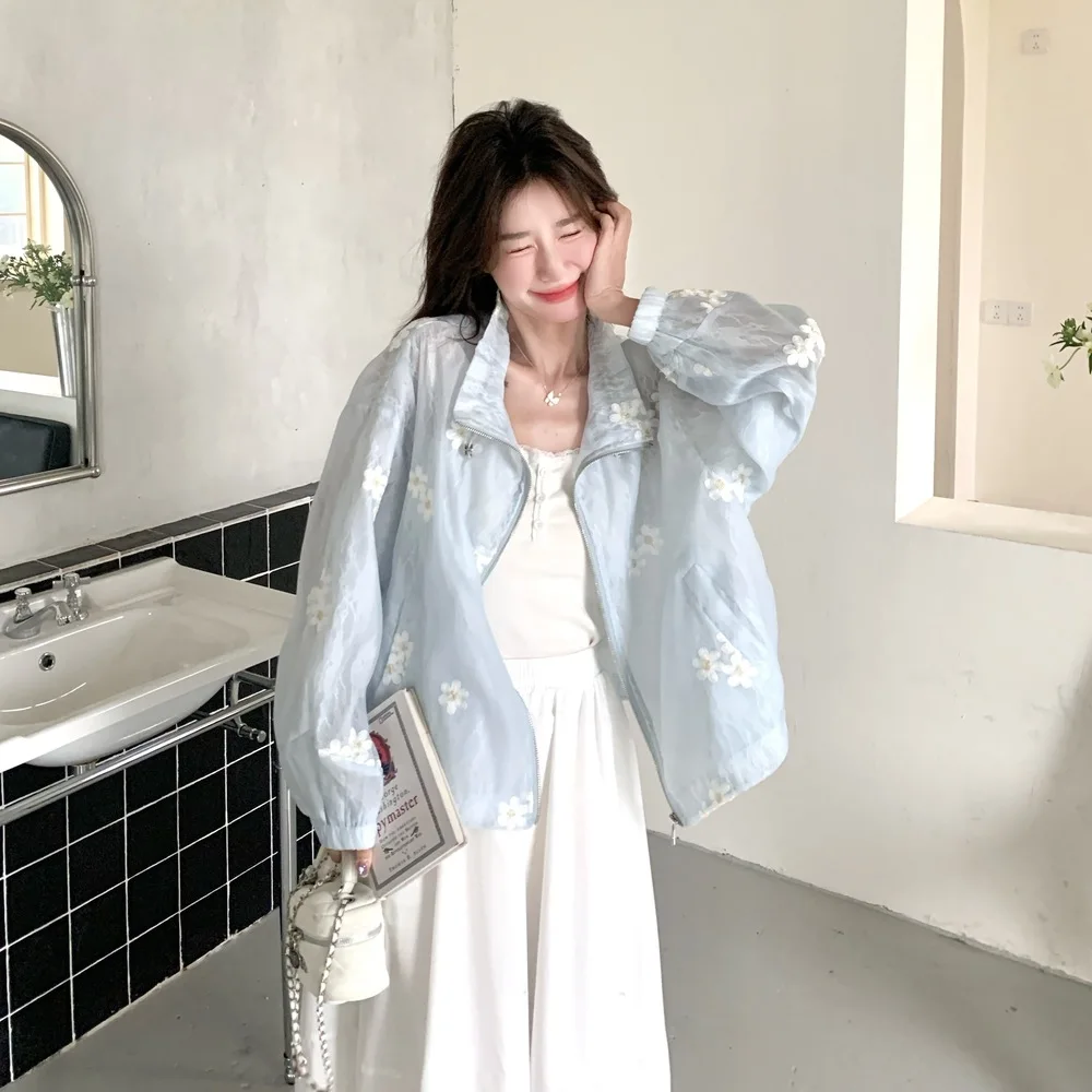 Design-Inspired Lace Embroidery Printed Sun Protection Clothing, Short Casual and Laid-Back Style for Petite Individuals