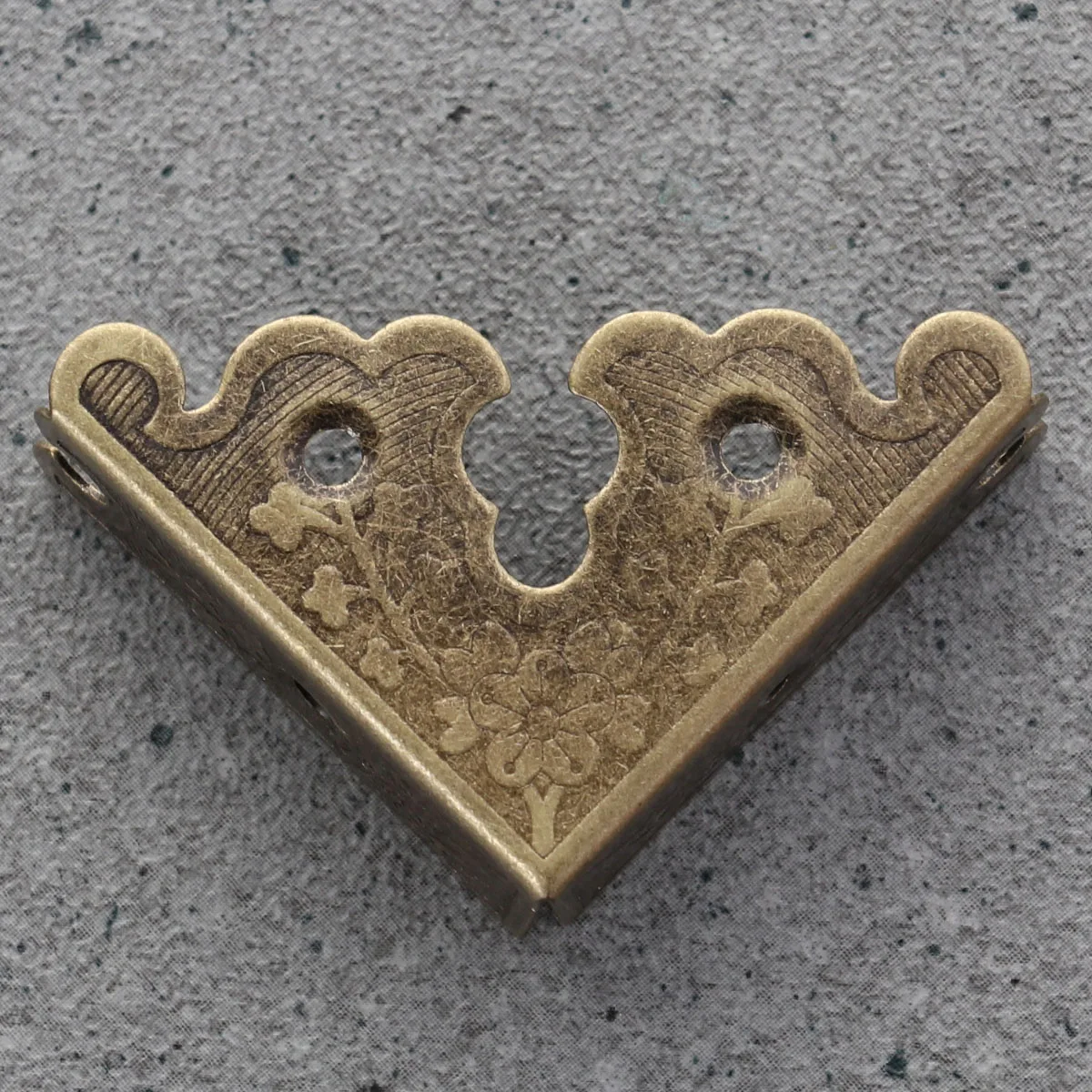 

20Pcs Vintage Decorative Corner Protectors Guards Style Imitation Copper Wooden Box Cover Retro Furniture