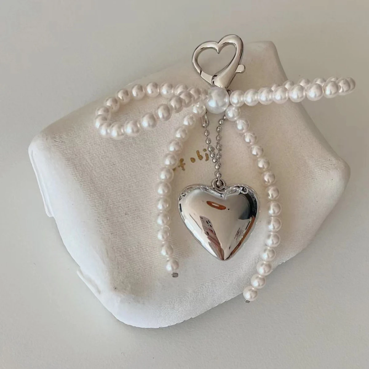 White Bowknot Heart Keychain Women Sweet Charm Pearl Bow Backpack Key Ring Handmade Jewelry Ornament Bags Pendants Gifts image 4