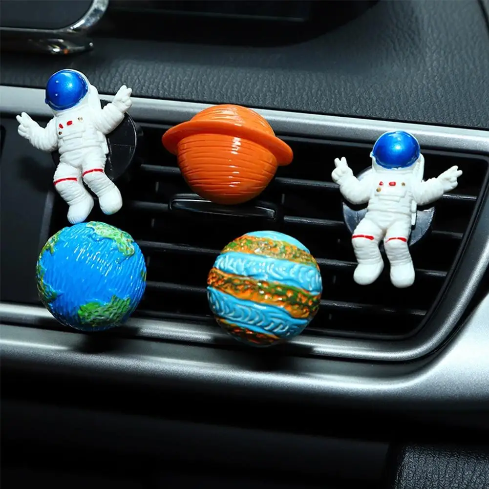 

Car Air Vent Aromatherapy Air Freshener Astronaut Planet-shaped Car Perfume Diffuser Car Interior Ornament Accessory