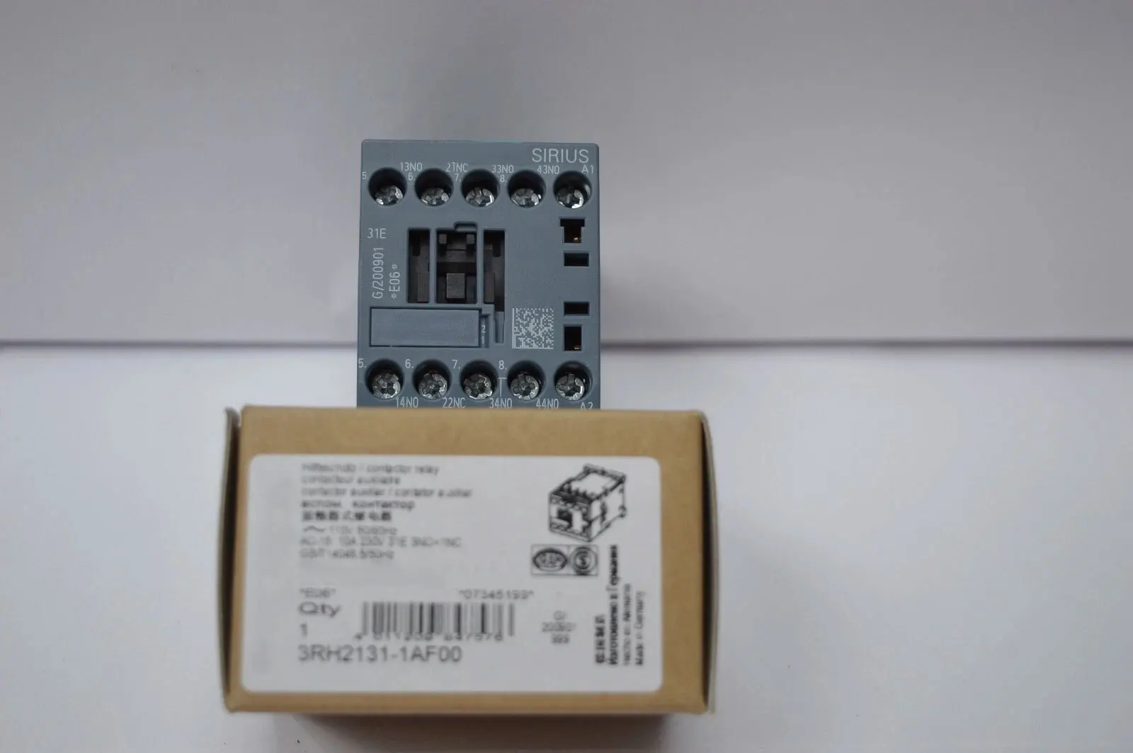 

Совершенно новый 3RH2131-1AQ00 3RH2131-1AU00 3RH2131-1AV00 3RH2131-1AN00 3RH2131-1AD00 3RH2131-1AF00 3RH2131-1AH00 Гарантия один год