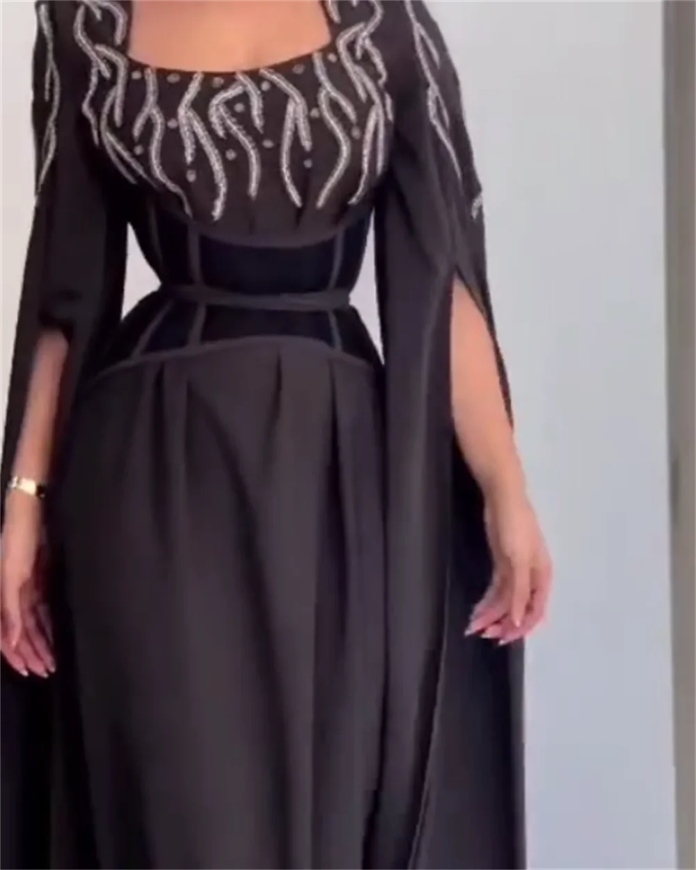 فساتين لحضور الحفلات الموسيقية أزياء معقدة متألقة مربعة على شكل حرف a مطرز بالخرز من الساتان مناسبة رسمية رداء نسائي أنيق Et Élégante Д Дليس পারتي