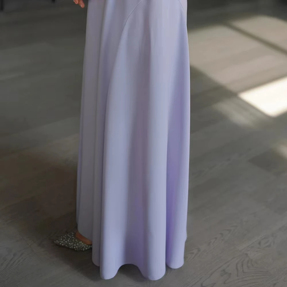 Passen Sie ein elegantes A-Linien-Hochzeitskleid mit U-Ausschnitt und langen Ärmeln und Reißverschluss an. Bodenlange Rüschen-Kleider für formelle Anlässe