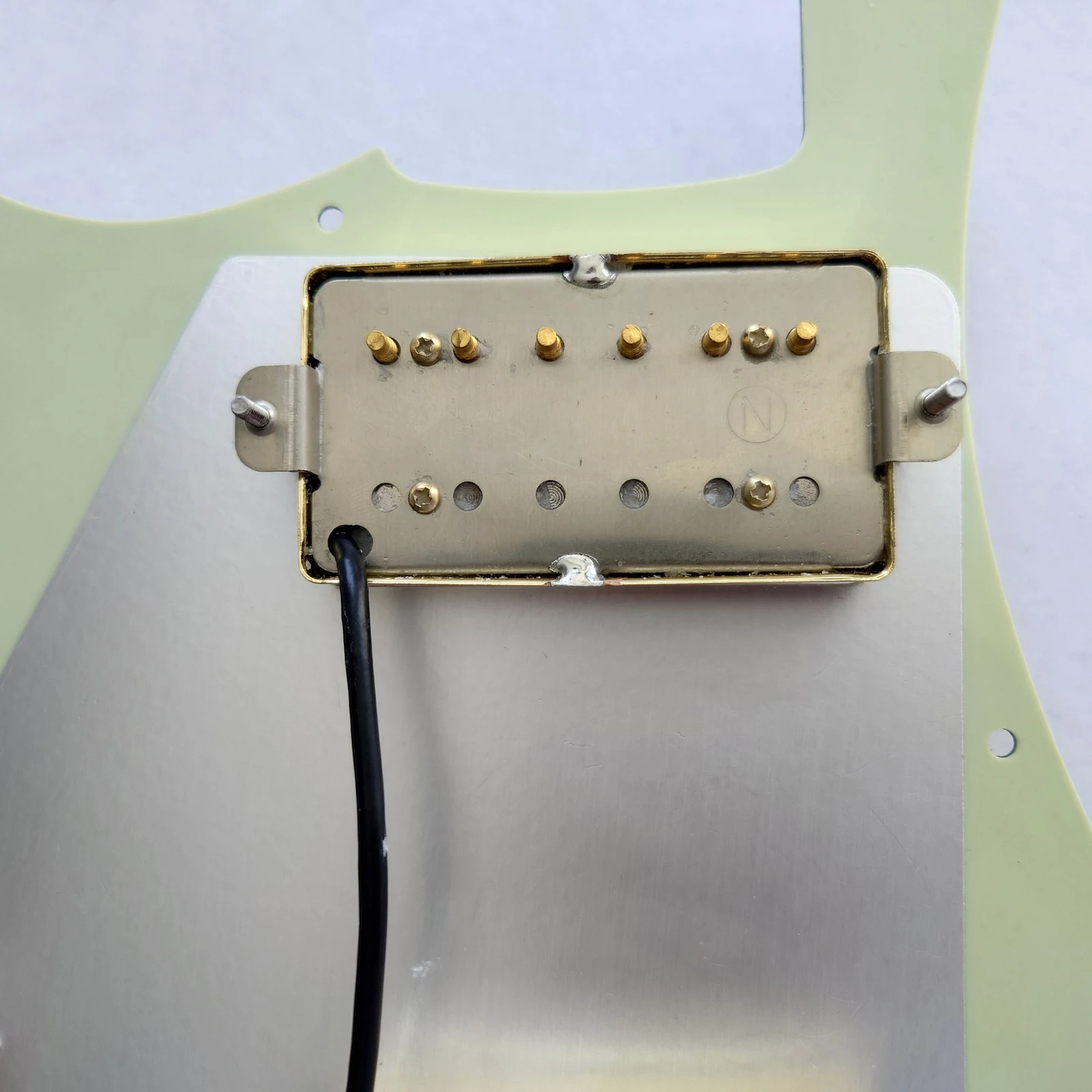 Upgrade Prewired HH Pickguard 2 Alnico V Gold Humbucker Coil Split 5 Way Blade for ST Professional Guitar Parts