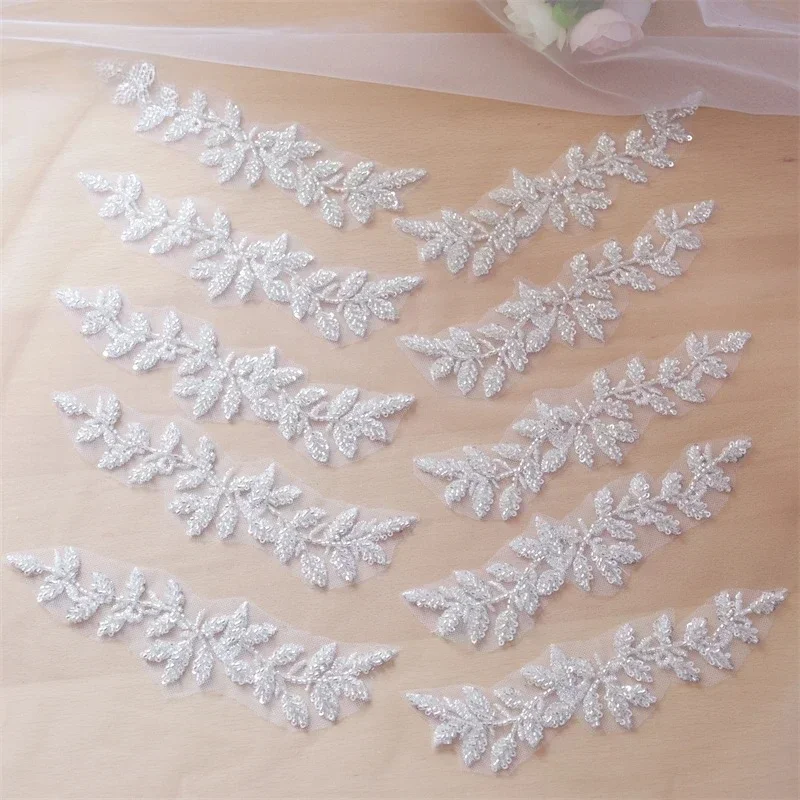 

10 шт. Наклейка с вышивкой из серебряных бусин и цветов в виде листьев. Нашивка ручной работы, свадебные головные уборы, аксессуары для украшения фона одежды