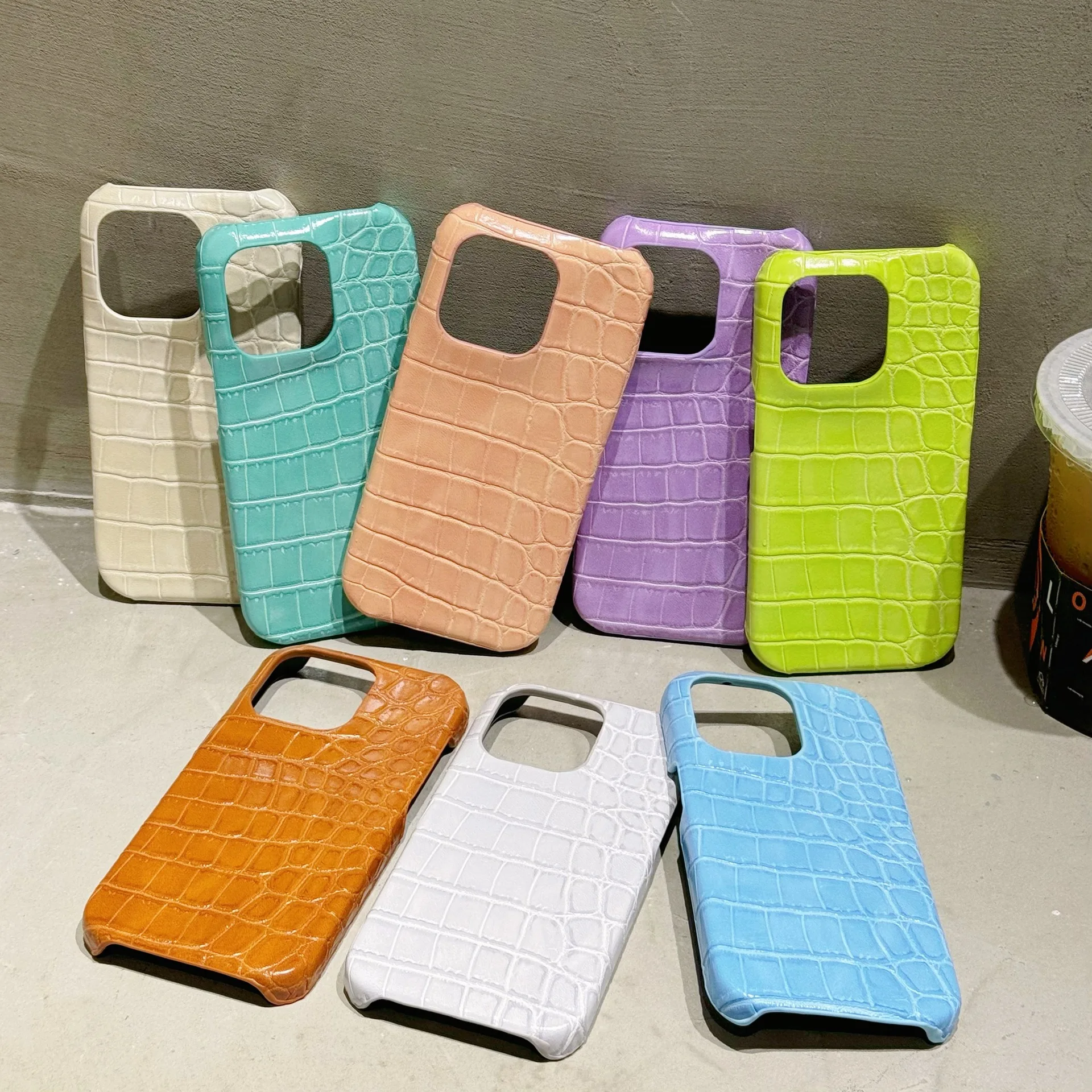 

New Crocodile Pattern Suitable for iPhone 15p Phone Case 14promax Half Pack 13 12pro 11 Xsmax Xr 7 8plus Fall Protection Cover