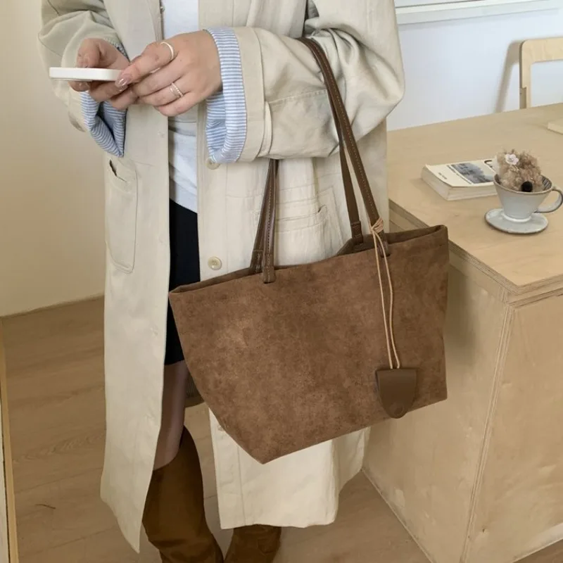 Damen Mehrfarbige Wildleder-Tragetasche mit Leder-Kordelzug, Lässige Allzwecktasche für Büro, Wochenendreisen & Einkäufe