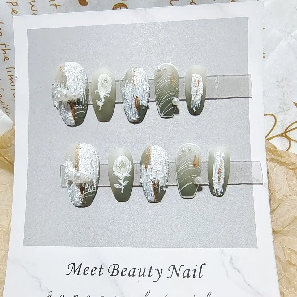 Three-dimensional plaster rose spring and summer style almond nails/hand-pressed nails/cute French tip manicure