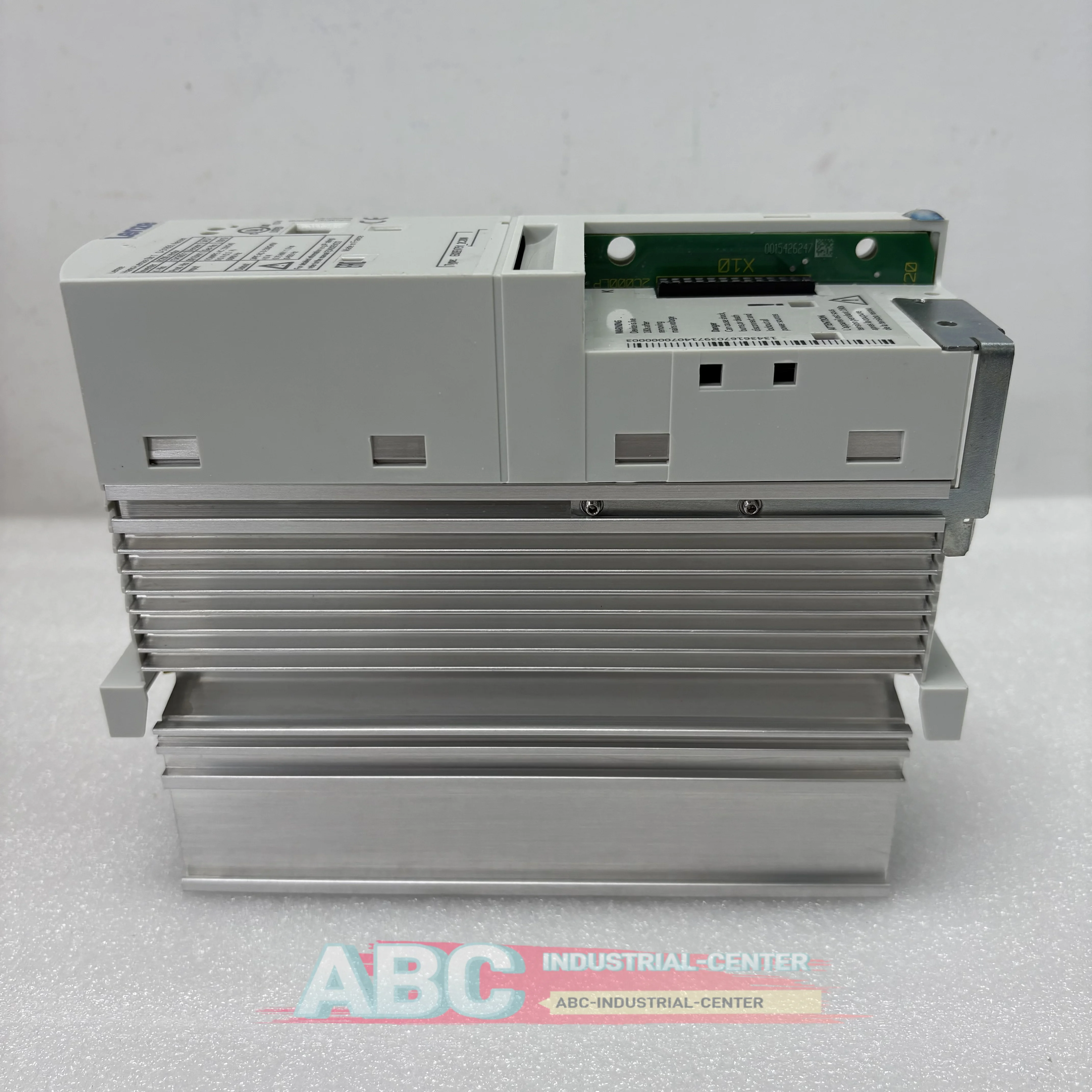 E82EV113K4C แปลงความถี่ E82EV113K4C200 กล่องใหม่