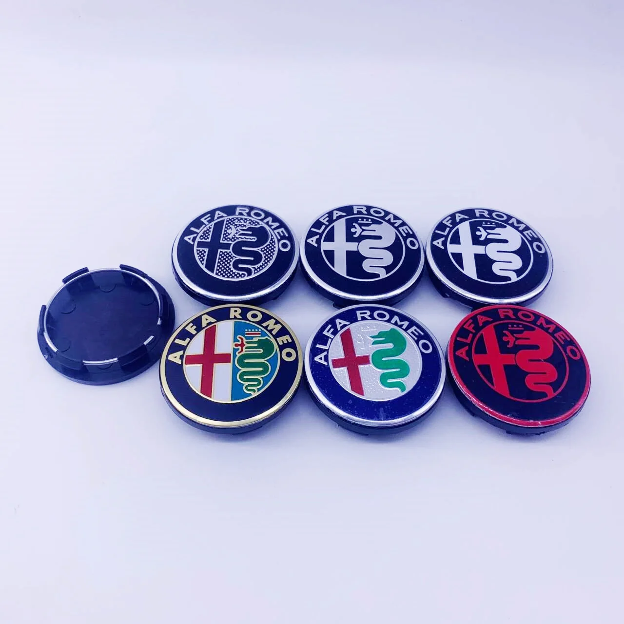 4pcs/1Set 50MM for Alfa Romeo new black Giulietta GTAM Mito Brera Giulia F1 Car Wheel Hub Logo Modification Hub Cover Decoration