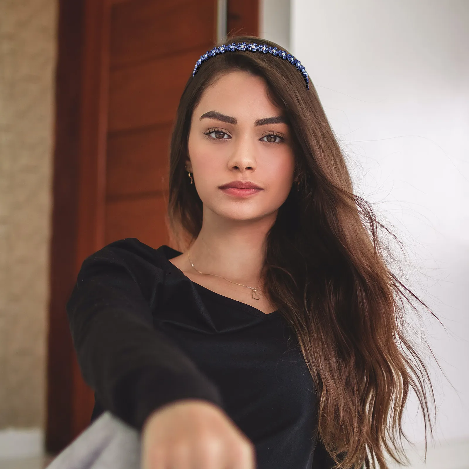 Anti-Slip Hair Band Chic Headwrap for Women 1 Piece Smooth Hair Accessory Stylish Wearable for Parties Daily Outfits (Blue)