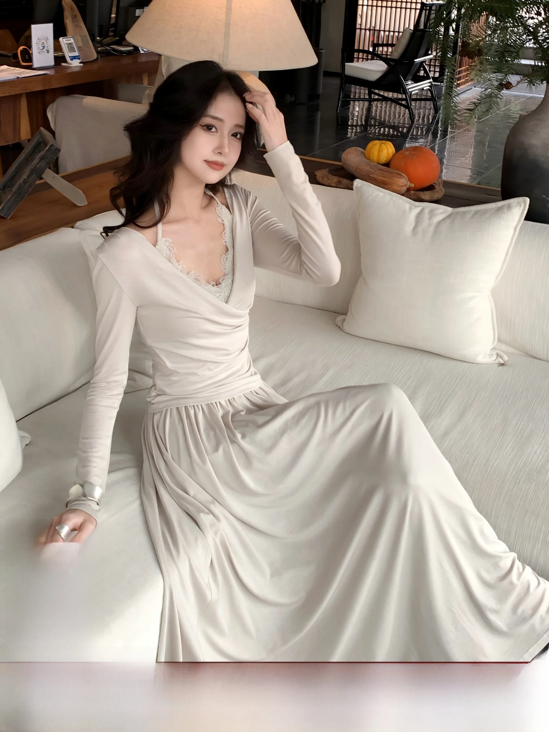 

SYT Vintage Lace Splicing Color V-ne Two-Piece Top Skirt Silk Fabric Set Women's Faion Spring Collection