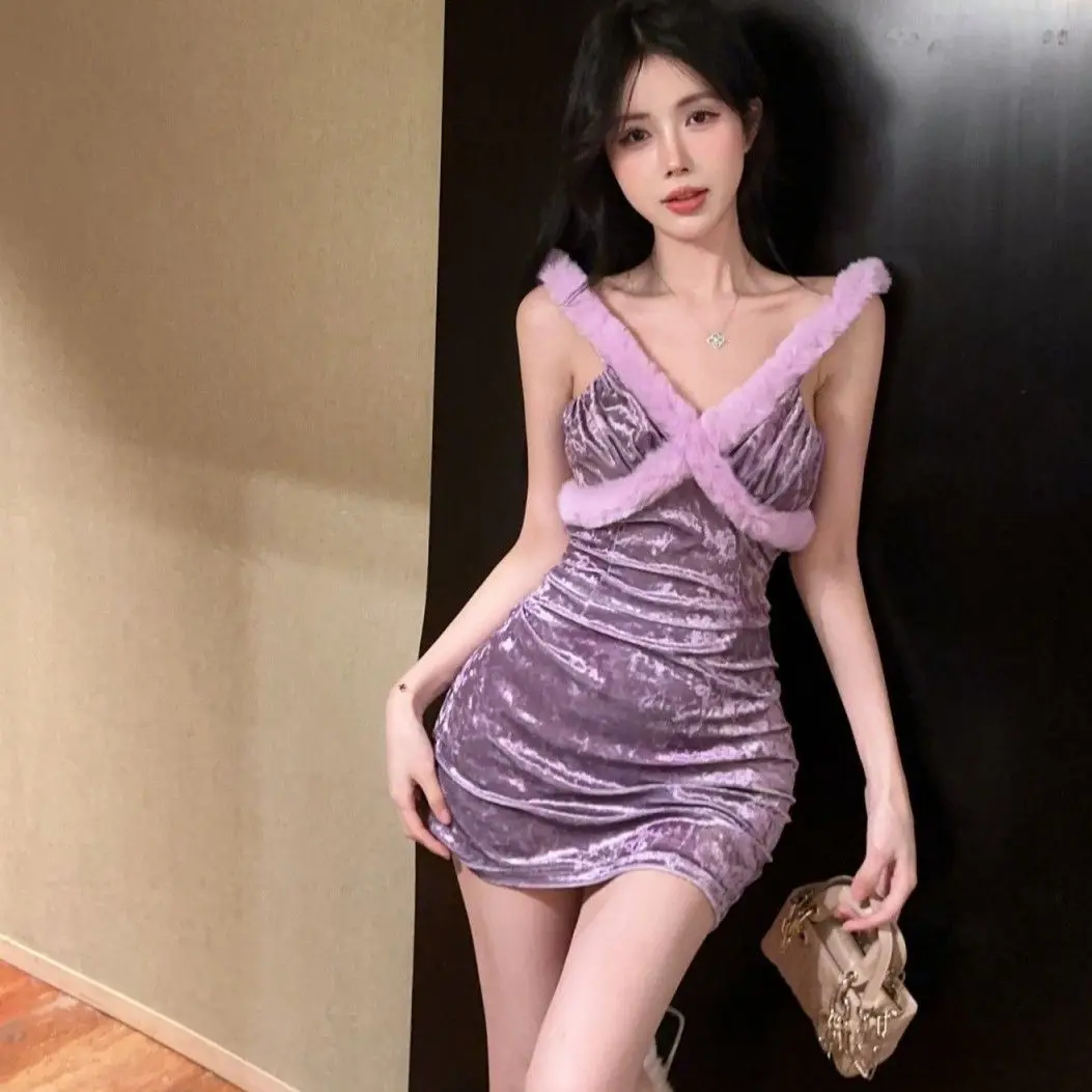 

Gagarich Sexy Pure Desire Pleated Tight Fitting Fur Fringed Suspender Dress Feminine Slimming Contrasting Color Splicing Bag Hip