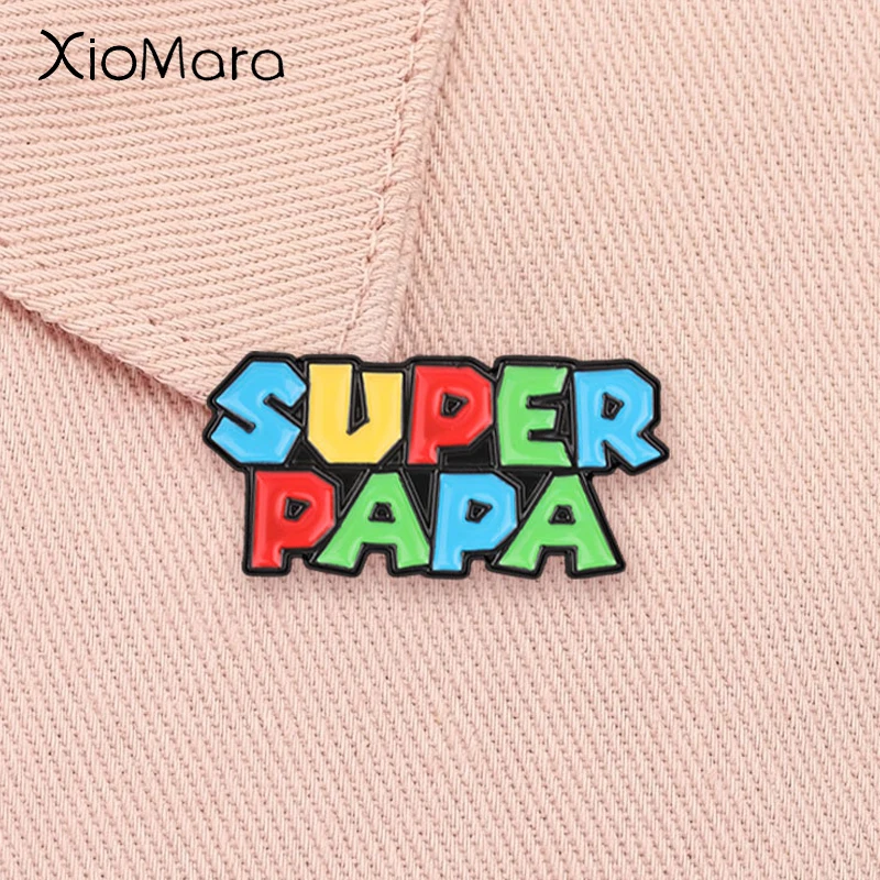 Pin Esmaltado Super Papá, Diseño Retro de Videojuego y Texto de Dibujos Animados, Broche Divertido para el Día del Padre, Insignia para Solapa, Joyería y Regalos para Amigos Gamers