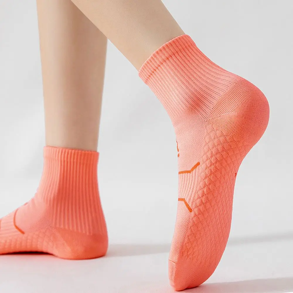 男性と女性のためのプロのコンプレッションショートソックス、マラソンランニング、吸汗性、減摩、通気性、ランニング、フィットネス