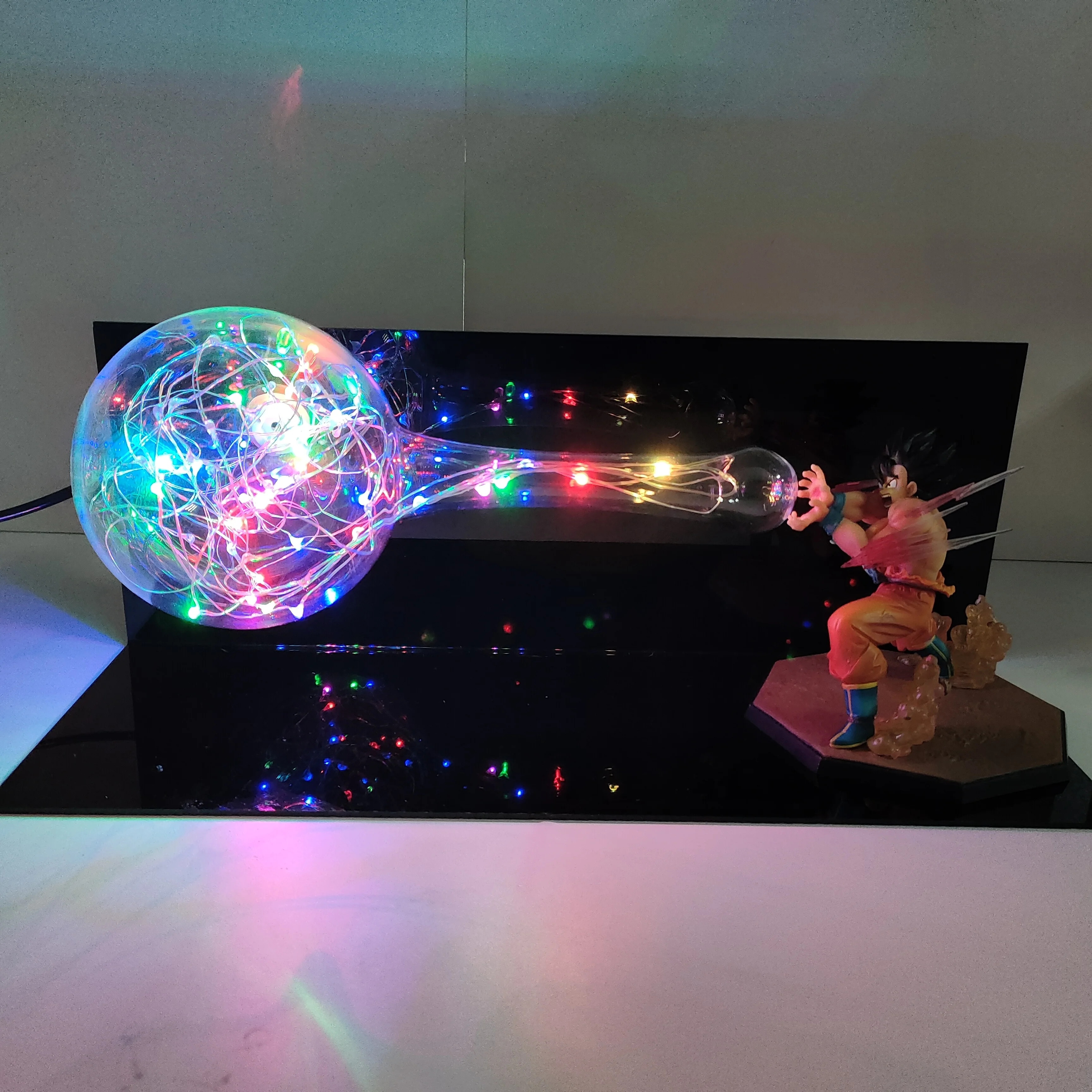 ドラゴンボール アニメ 孫悟空 カメハメハ カラフルランプ LED電球 アクションフィギュア モデル フィギュア＆ベース＆ランプ DIYデコレーション