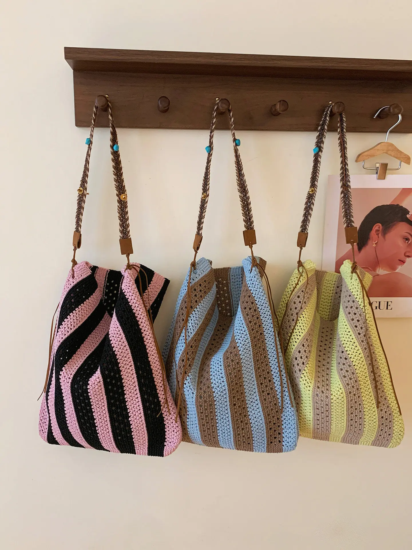 

Korean Fashion Striped Knitted Beach Tote Bag Shopping 2026 New Ladies Large Capacity Casual Commuter Vacation Shoulder Handbag