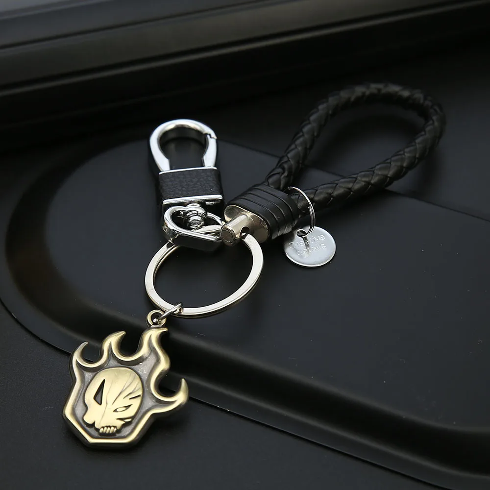 

Anime Bleach Keychain Skull Pendnat Keyring Kurosaki Ichigo False Fire Keychians Figures Key Chain Car Bag Charm Accessories