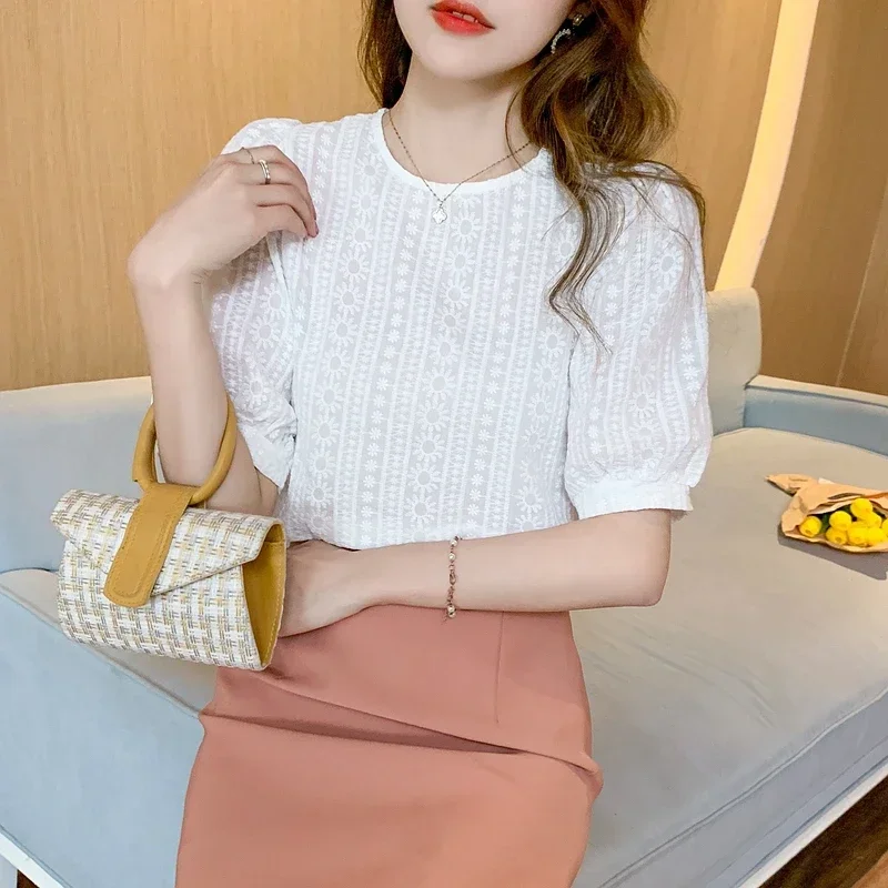 Korean Embroidery Floral Blouse Women Summer New Sweet Loose Lace Shirt Women\'s 2024 Short Sleeve O Neck Casual White Tops 15217