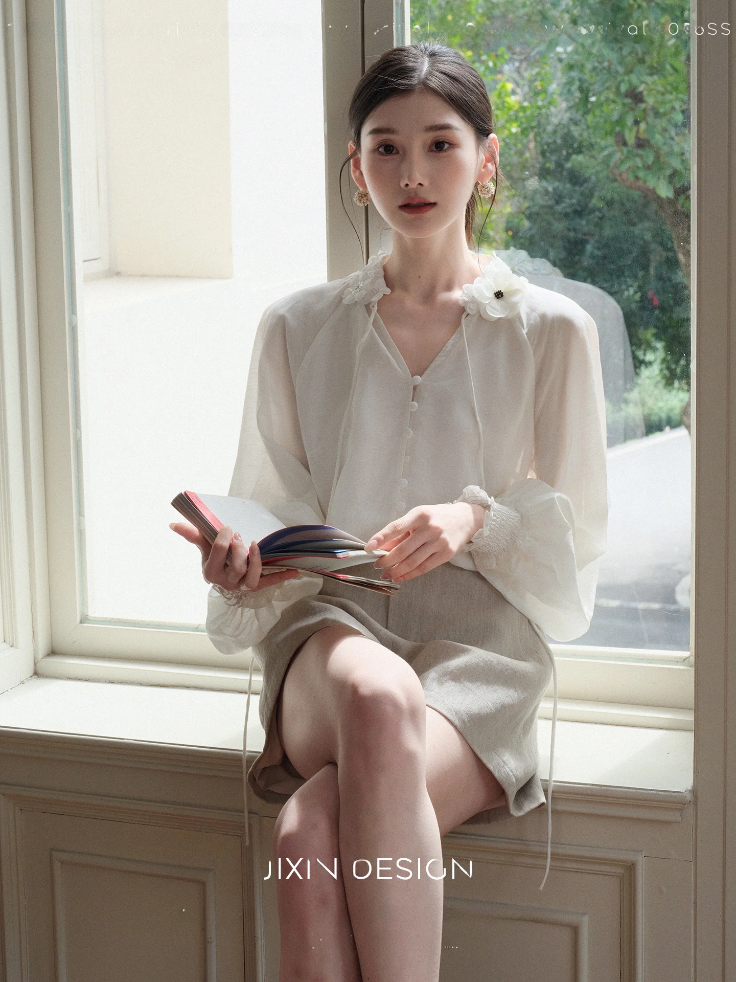 

Элегантная женская шелковая рубашка с длинным рукавом для весны и лета, тонкий топ для офиса, с изысканной цветочной вышивкой, льняная повседневная рубашка