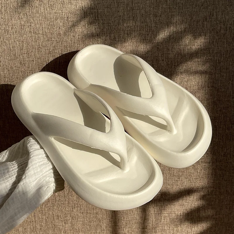 

2026 Women's Summer Flip Flops Outdoor Fashion Non-slip Beach Slippers Comfort Soft Bottom Lady Sandals House Bathroom Slides