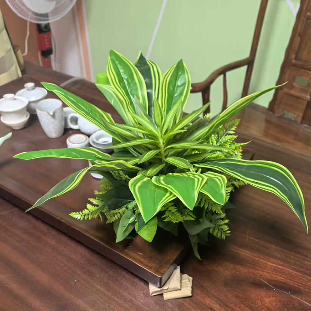 

Artificial Grass Imitation Plant Green Potted Leaf Plant Interior Decoration With Plastic Base