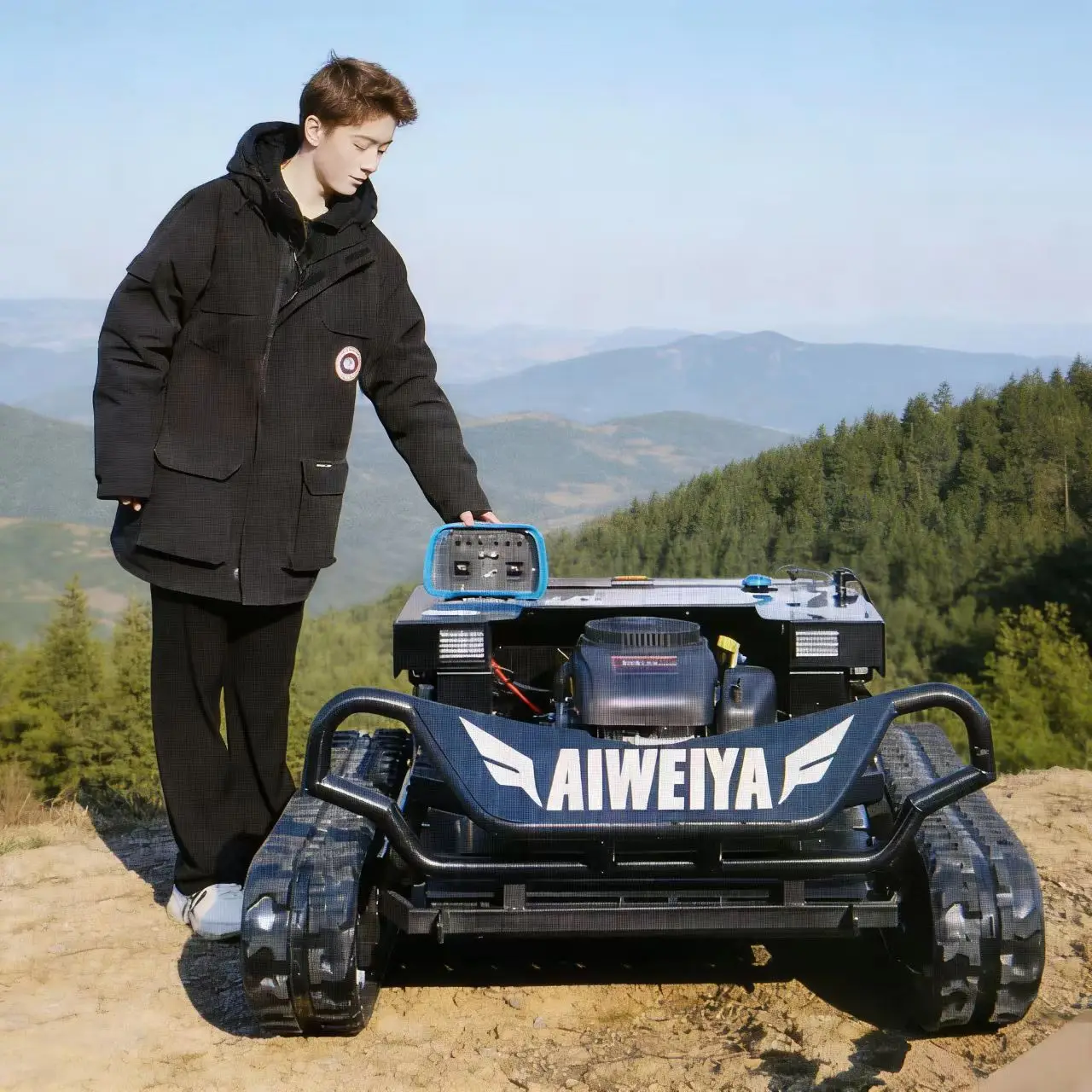 Customied Mower for internet-famous yard! Beautifies lawn, creating popular landscape, aiding cultural tourism