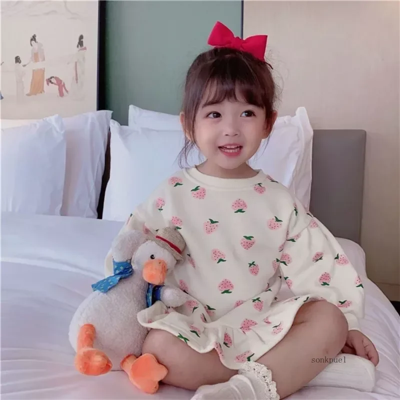 Girls\' Dress Cartoon Strawberries  Autumn New Korean Girls\' Splicing Pleated Dress Printed Baby Kids Casual Clothes
