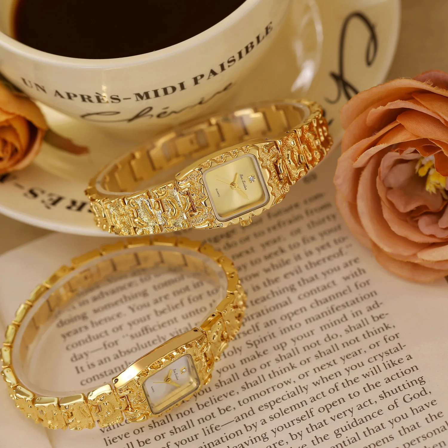 Retro Gold Lava Bracelet Watch with Square Rhinestone Pointer Quartz Watch for Women FA1907