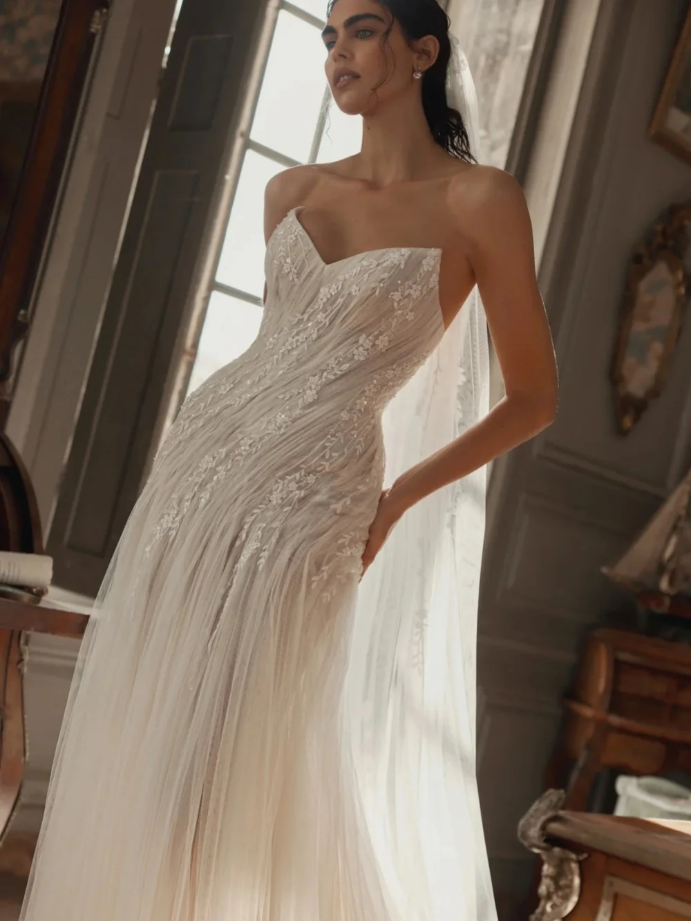 Pleated Tulle Beaded Wedding Dress Delicate Lace Appliques Bridal Gown Customized Elegant Vneck Mermaid Long Dresses For Bride