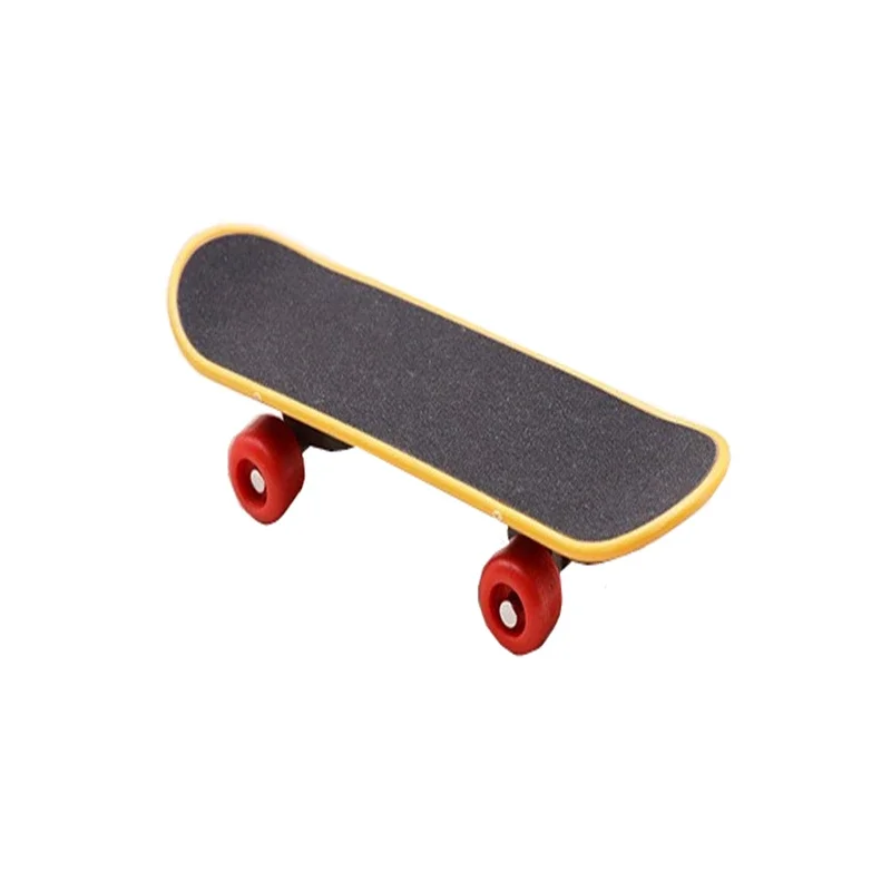 Vendita calda 1PC Cute Kids bambini Mini Fingerboard Skate Boarding Toys regali per bambini bomboniera giocattolo casuale