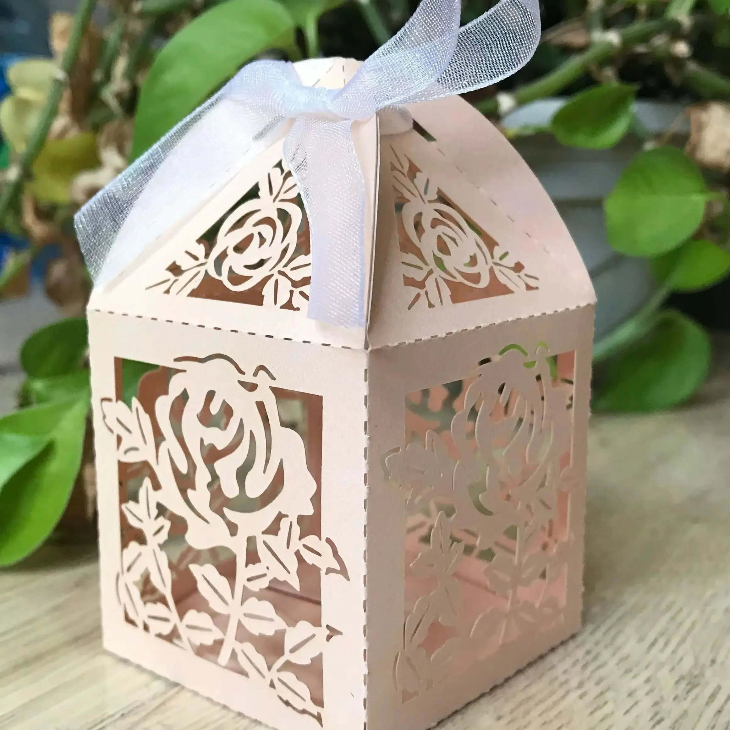 10pcs Custom Big Size 6*6*9.5cm Incarnadine Laser Cut Wedding Favor Box,Sweet Boxes Ribbon,Special Gifts for Party Decoration