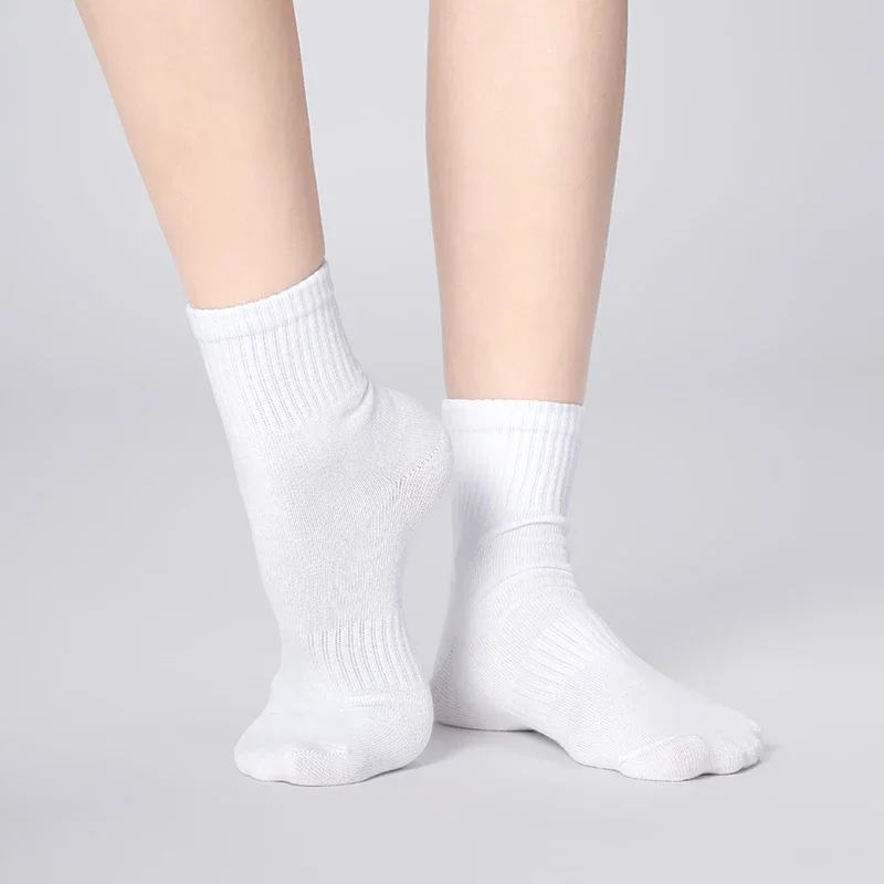 

Dance Socks for Girls, Student Ankle Sports Socks, Breathable White Crew Socks for Ballet Exam & Competition