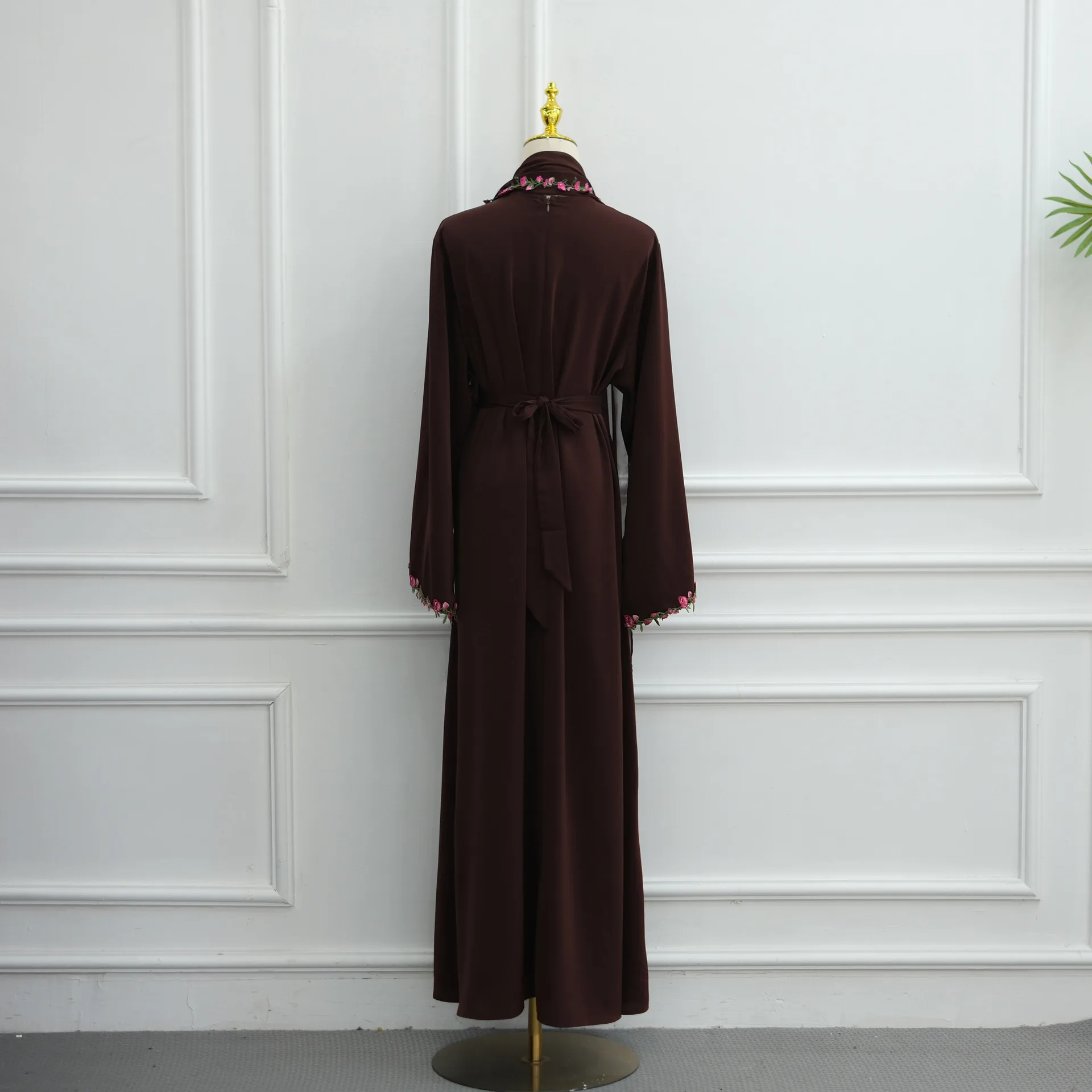 Zahraa Damenkleider Islamische Kleidung Freizeitkleid Spitzenblumen Neues Weiches Nida Geschlossenes Abaya Muslimisches Kleid mit Passendem Hijab – Detail 29