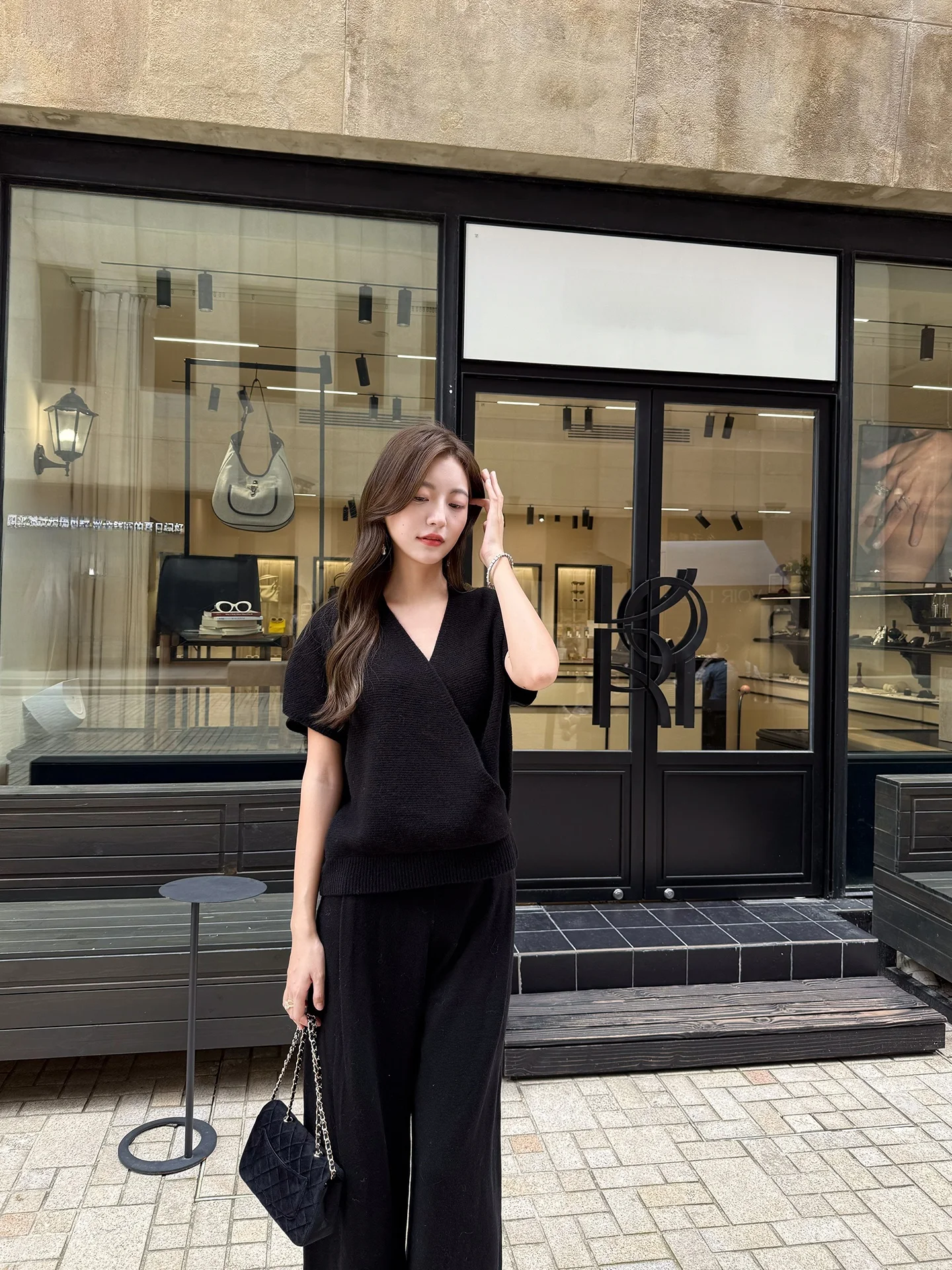 

Mis Sea ten to the Wind Camere V-ne Knitted Bla Vest Loose Woolen Sweater Top for Women Autumn Winter New Sle