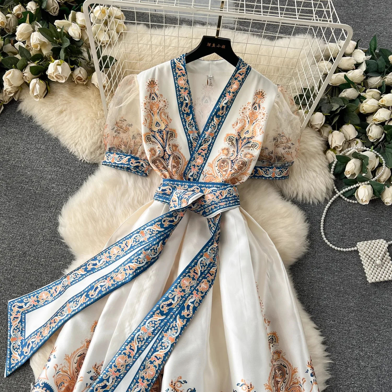 Vestido longo com flores para férias feminino, gola V, manga lanterna, laço com renda, moda casual, elegante vestido boho, verão, novo, 2024