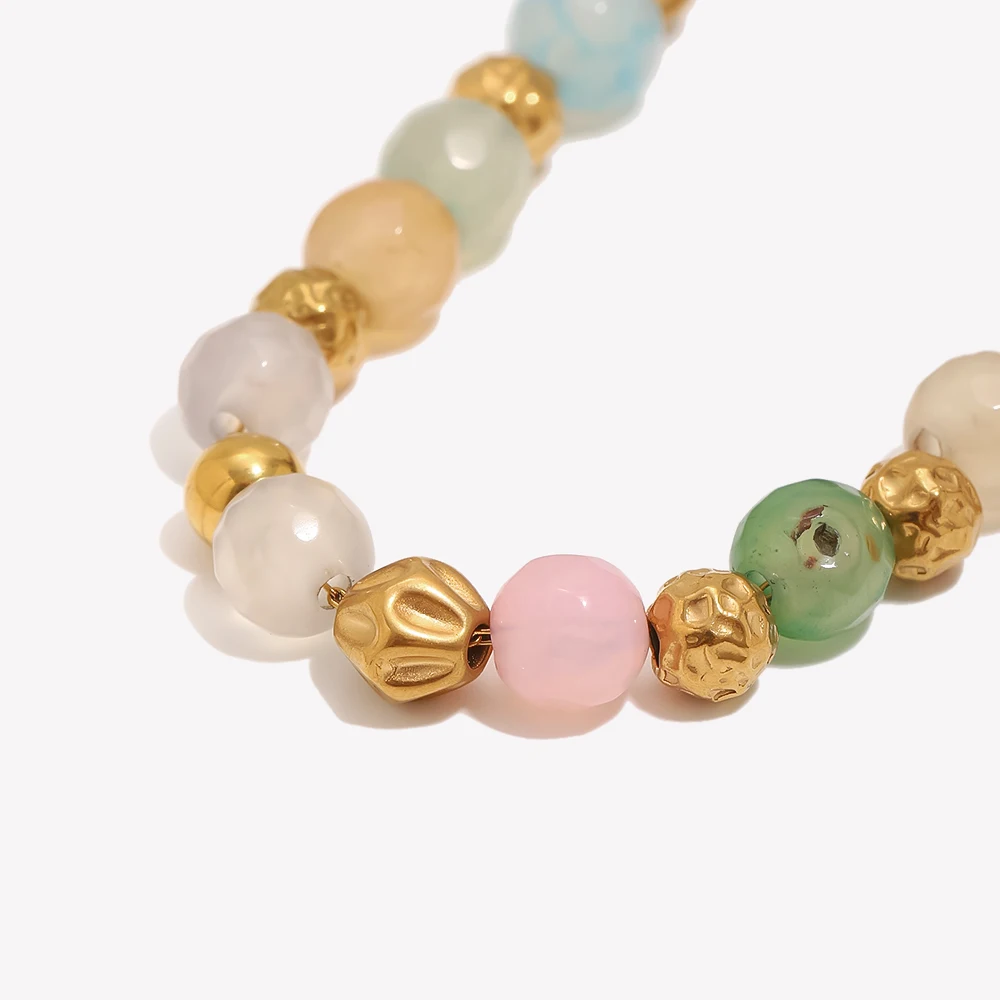 E.B.belle Buntes Naturkristall-Mischperlen-Armband 18K Vergoldetes Edelstahl-Armband Modischer Sommer-Strandschmuck
