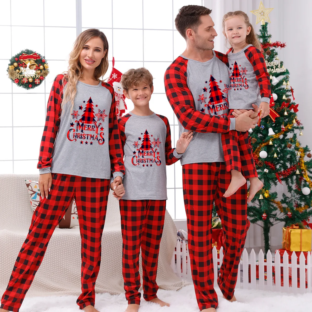 

2025 New Mother Father Kids Matching Outfits Christmas Pajamas Set Baby Dog Romper Pyjama Soft Loose Loungewear Xmas Family Look