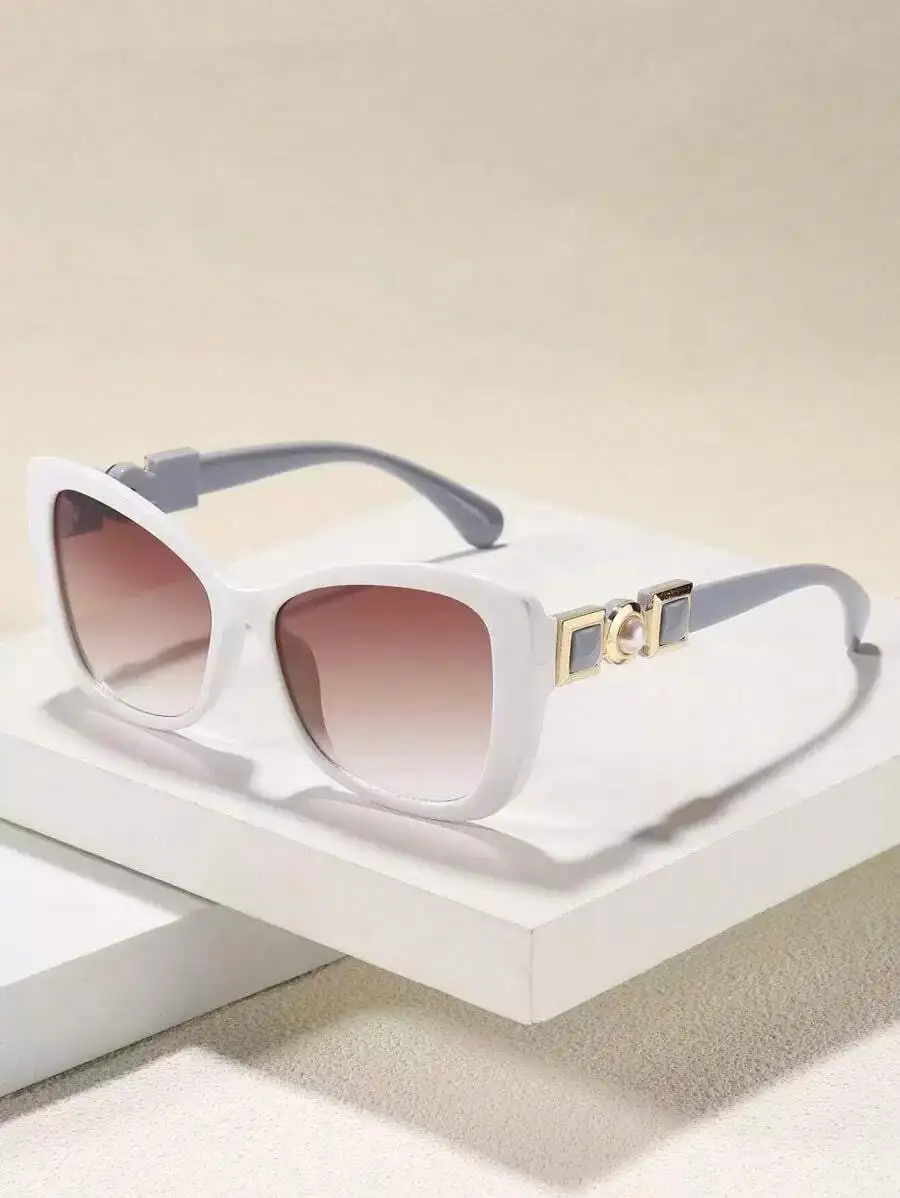 Pearl-Inspired Acrylic Cat-Eye Fashion Glasses, Basic Style For Autumn And Winter, Suitable For Both Business And Casual Wear. view 2