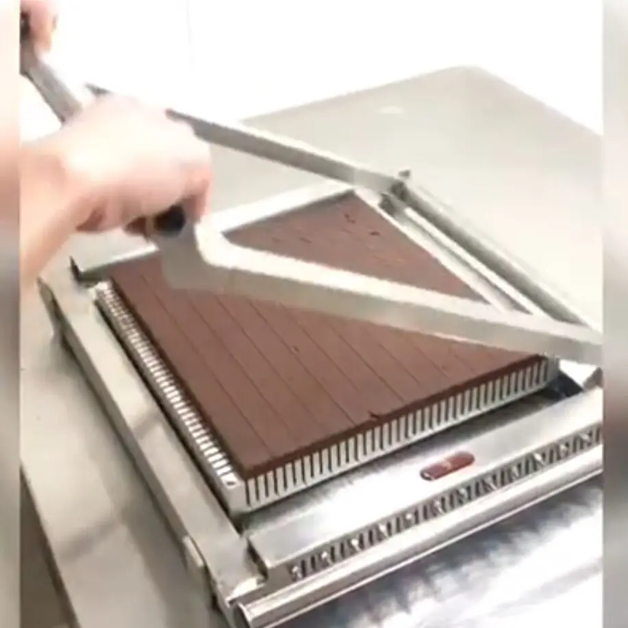 

Double Arm Small Candy Chocolate Cutting Machine Chocolate Wire Cutter Chocolate Guitar Cutter