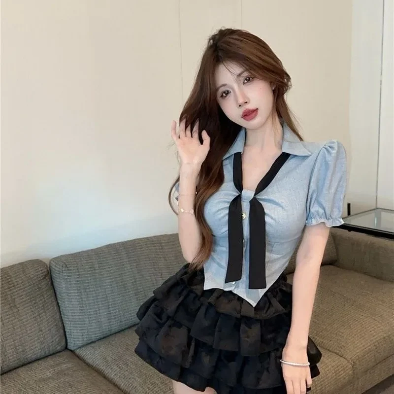 

Pure Desire Spicy Girl Uniform Комплект из двух предметов Рубашка Короткий топ Торт Пышная юбка Высокая талия Тонкая мини-юбка трапециевидной формы Комплект нижнего белья