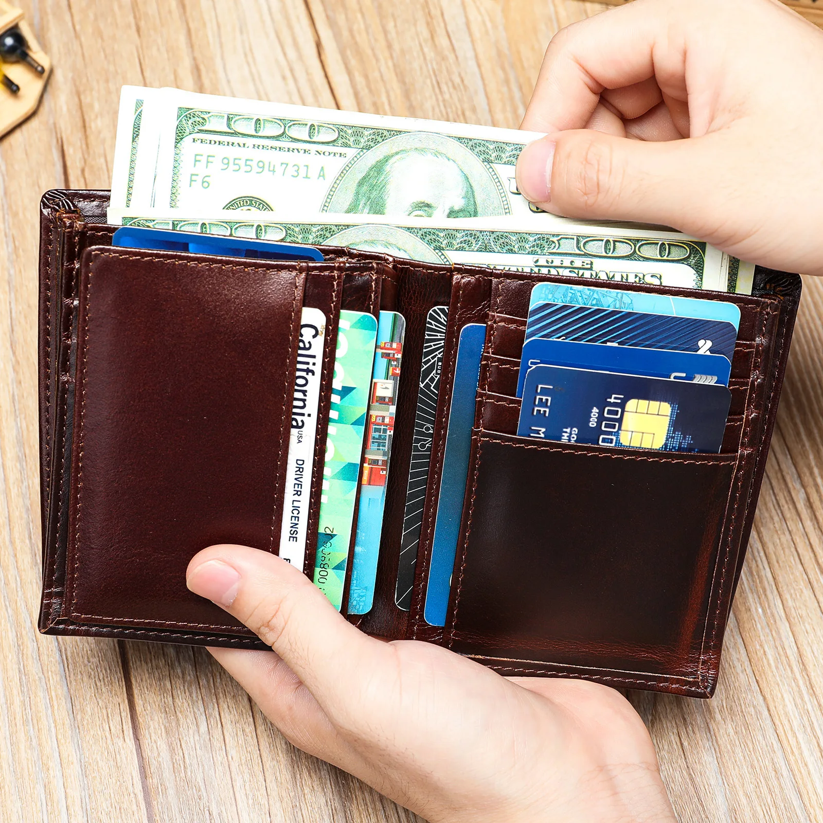 Men's RFID Leather Wallet Genuine Cowhide Vintage Short Horizontal Bifold Card Holder