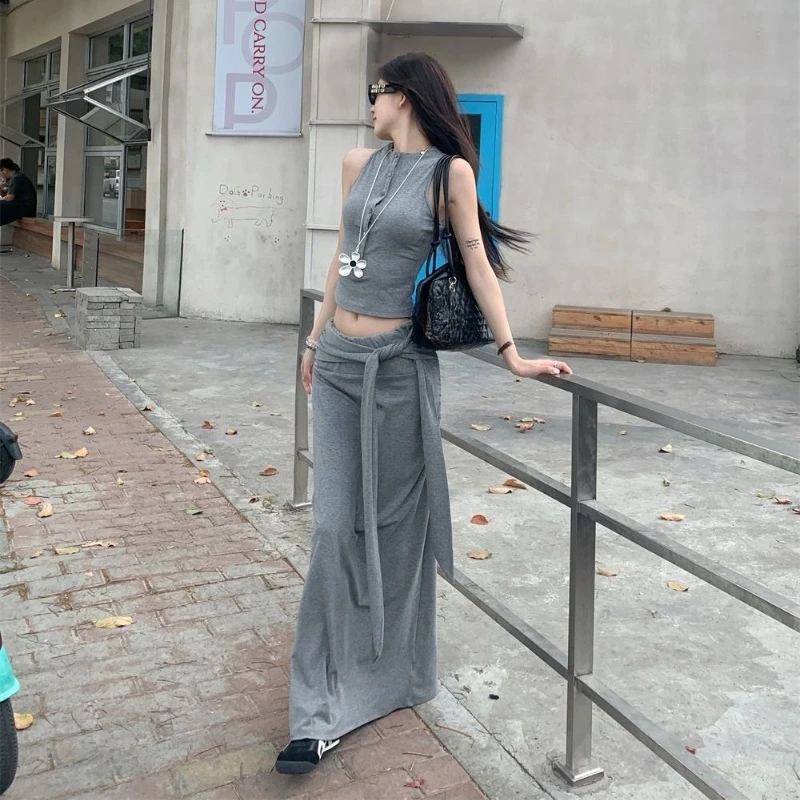 

Look Thinsleeveless Vest, Spice Girl Single-breasted Design, Top Strap, Hip Wrap, Half-body Long Skirt Set