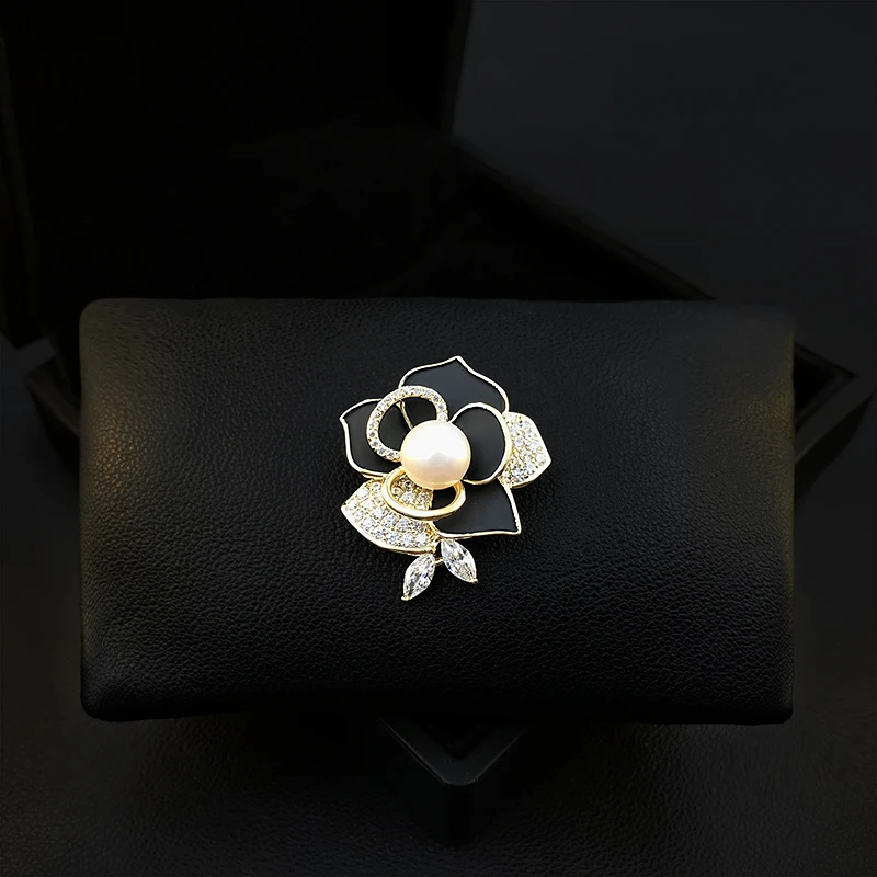 

Fashion Camellia Brooch Women's Elegant Flower Suit Clothes Neckline Corsage Accessories Pin Fixed Decoration Pearl Jewelry 5236