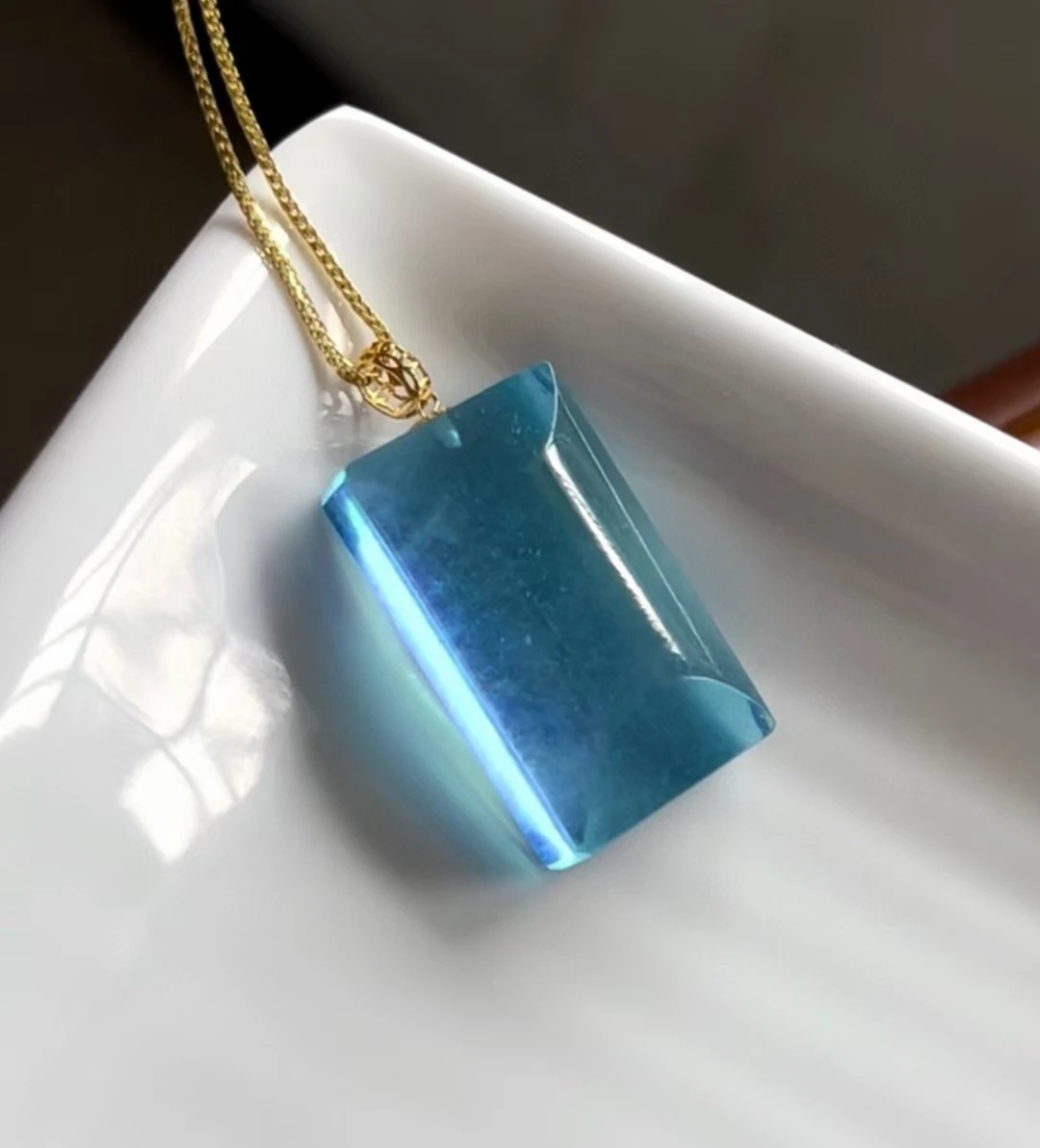 

Natural Blue Aquamarine Quartz Rectangle Pendant Carved 24*14*8.8mm Jewelry 18K gold Blue Aquamarine Oval Necklace AAAAA